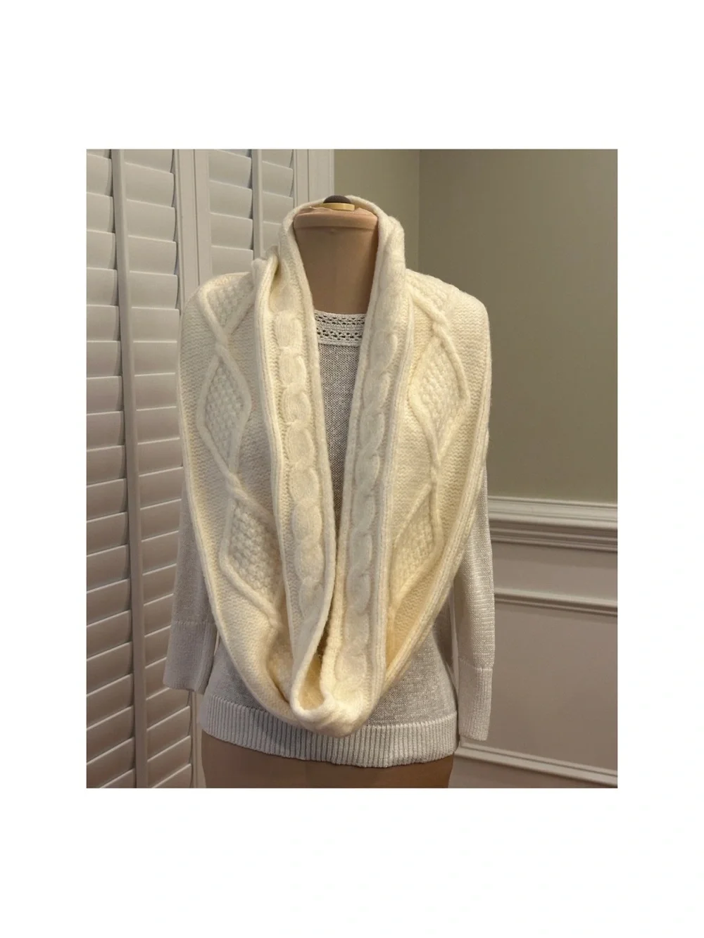 Old Navy Ivory Cable Knit Scarf NWT
